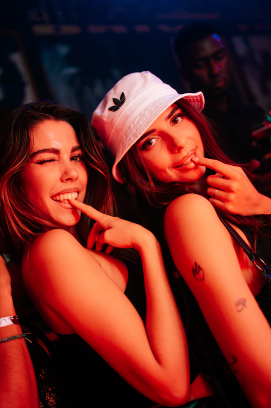 XIYO Y FERNÁNDEZ